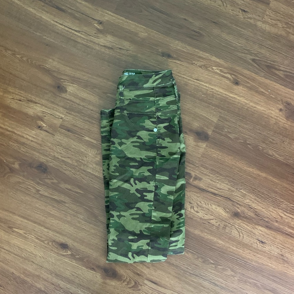 Mid rise camo skinny jeans